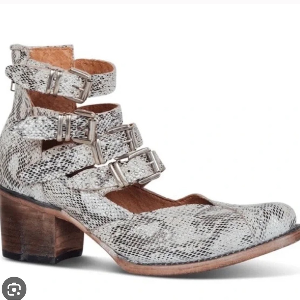 Freebird by Steven Felicity snakeskin print  leather buckle boot Sz 9